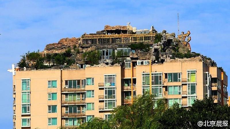 Professor’s Illegal Mountain Atop Building in&nbsp;Beijing